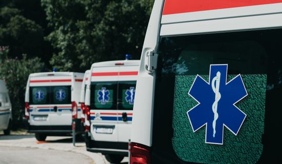 江山救护车转运病人过路高速收费吗？